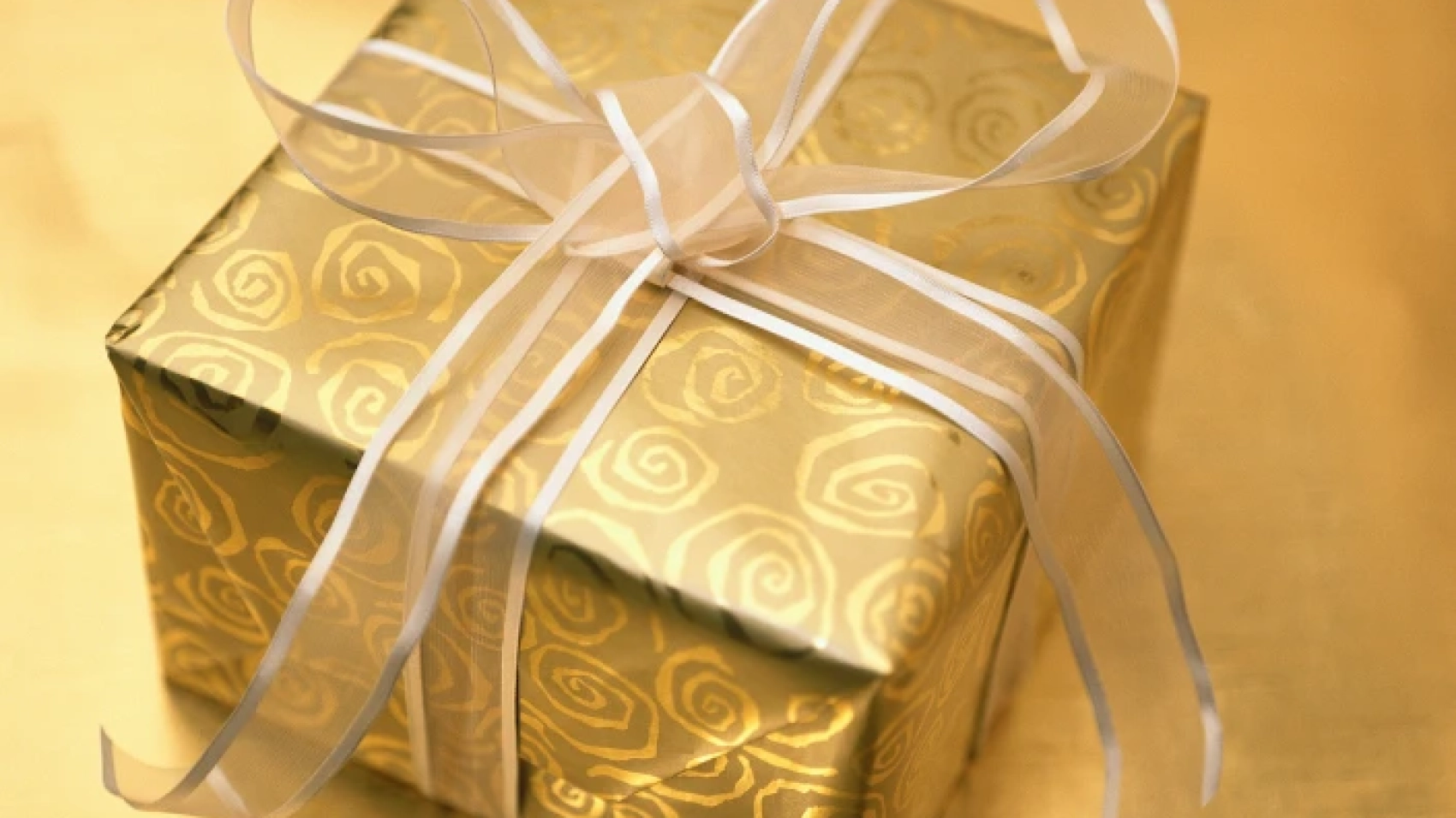 Send Christmas Gifts to Pakistan